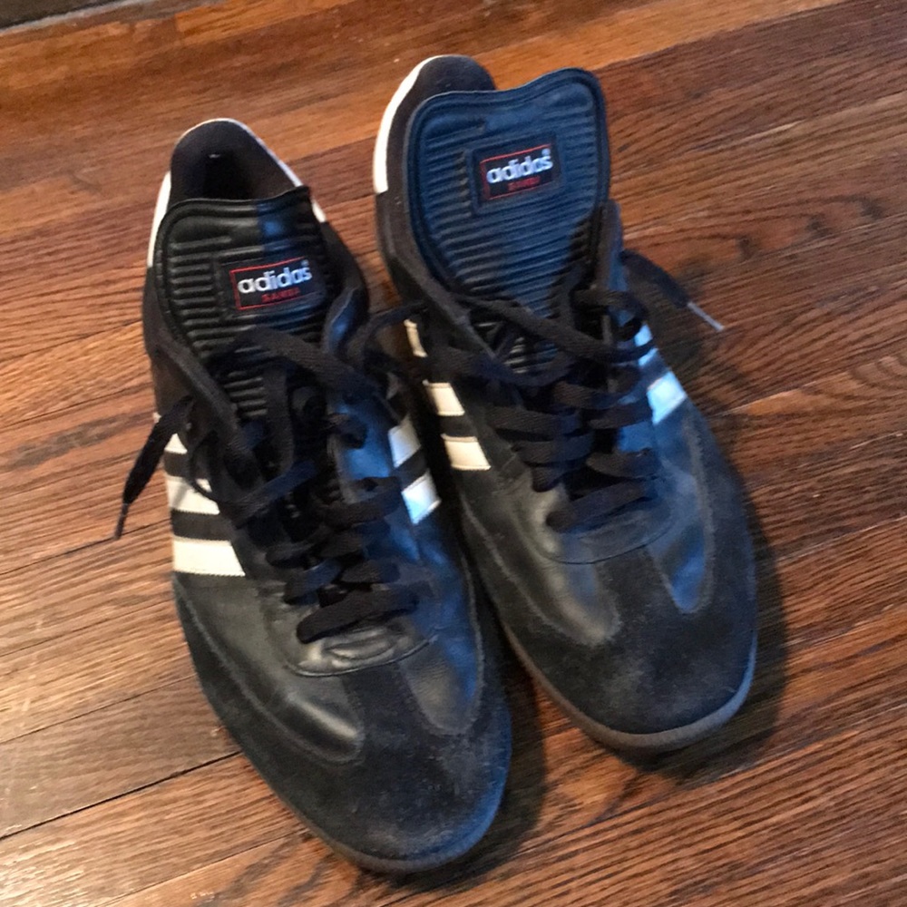 Men’s adidas Samba classic soccer shoe